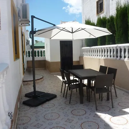 - Sleeps 6 - Parking - Pool - Petfriendly Villa Orihuela
