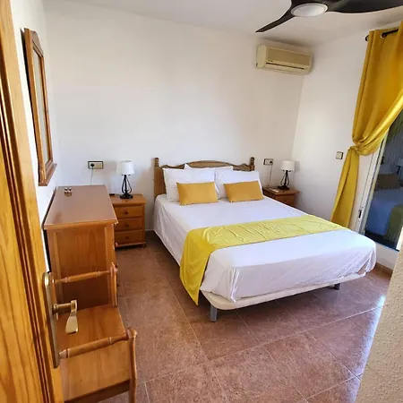 - Sleeps 6 - Parking - Pool - Petfriendly Orihuela