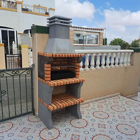 - Sleeps 6 - Parking - Pool - Petfriendly Villa Orihuela
