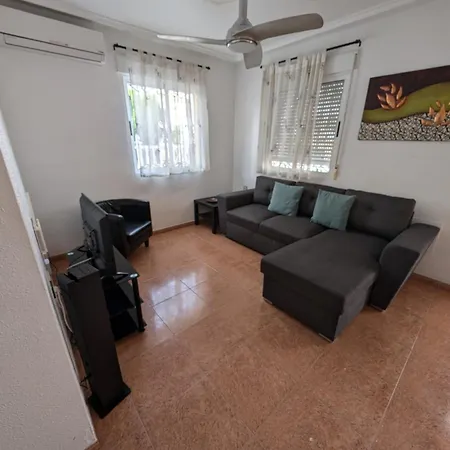 - Sleeps 6 - Parking - Pool - Petfriendly Villa Orihuela